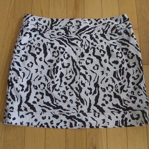 Tahari  black and white  animal print mini skirt size 14